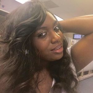 Meet your Posher, Lorial